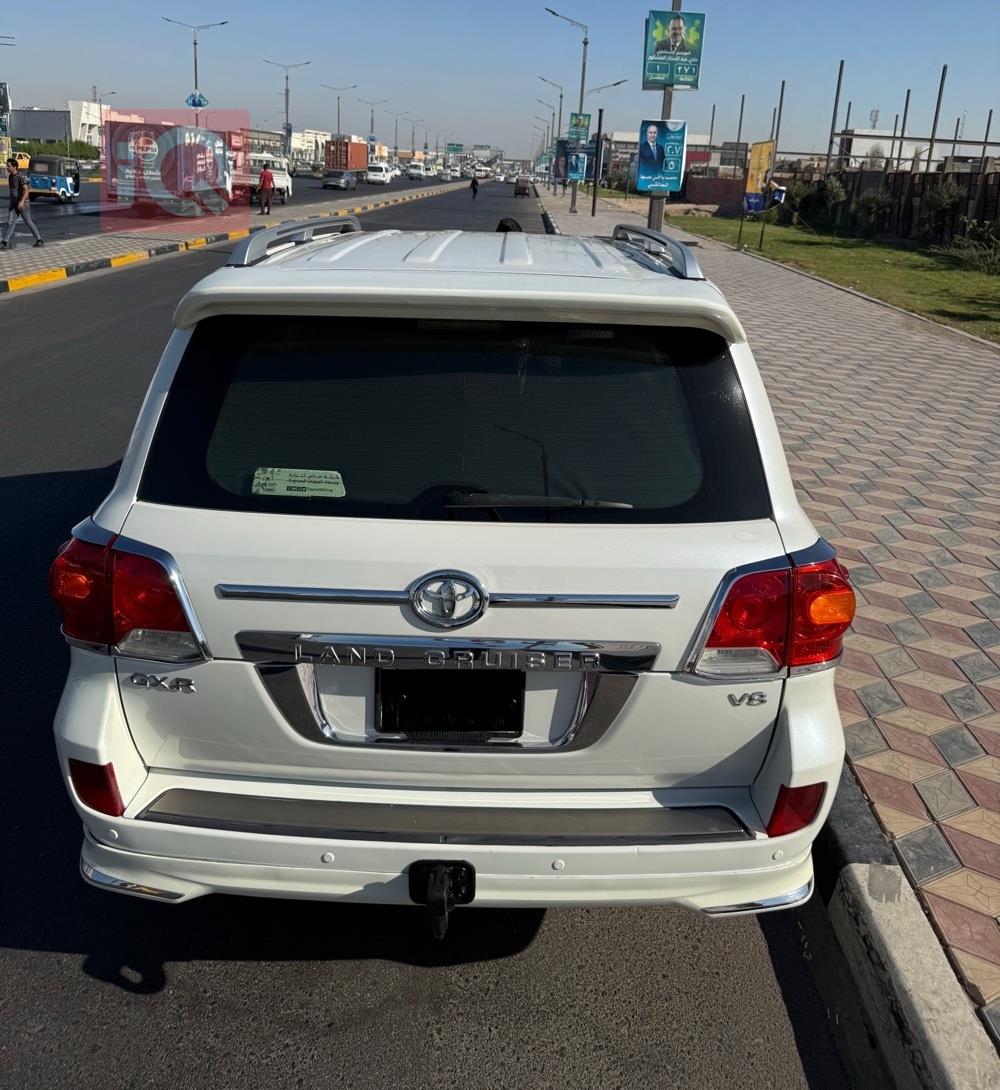 تۆیۆتا لاند کروزەر